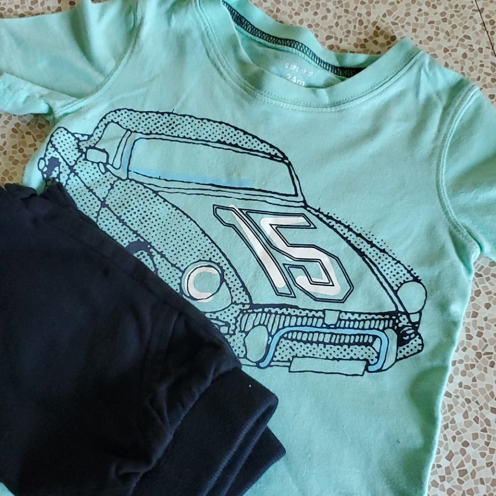 Boy's Carter's 24 month's short outfit
